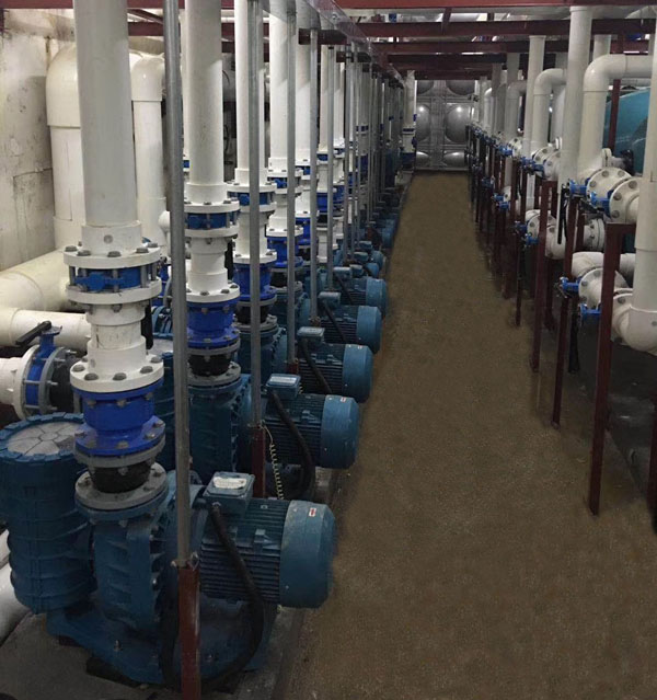 建一个恒温游泳池需要哪些设备？